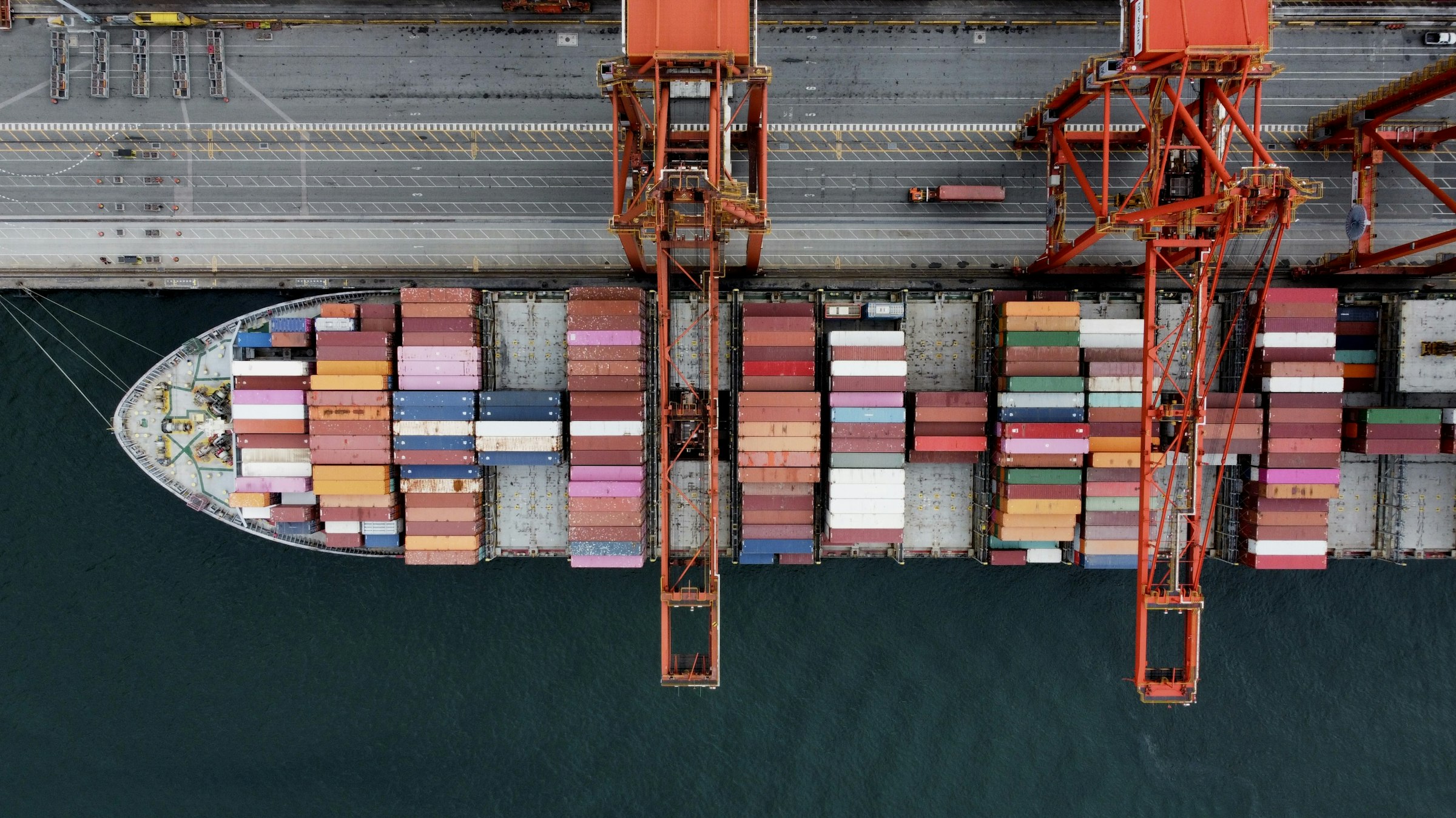 TRANSPORTE Y LOGÍSTICA