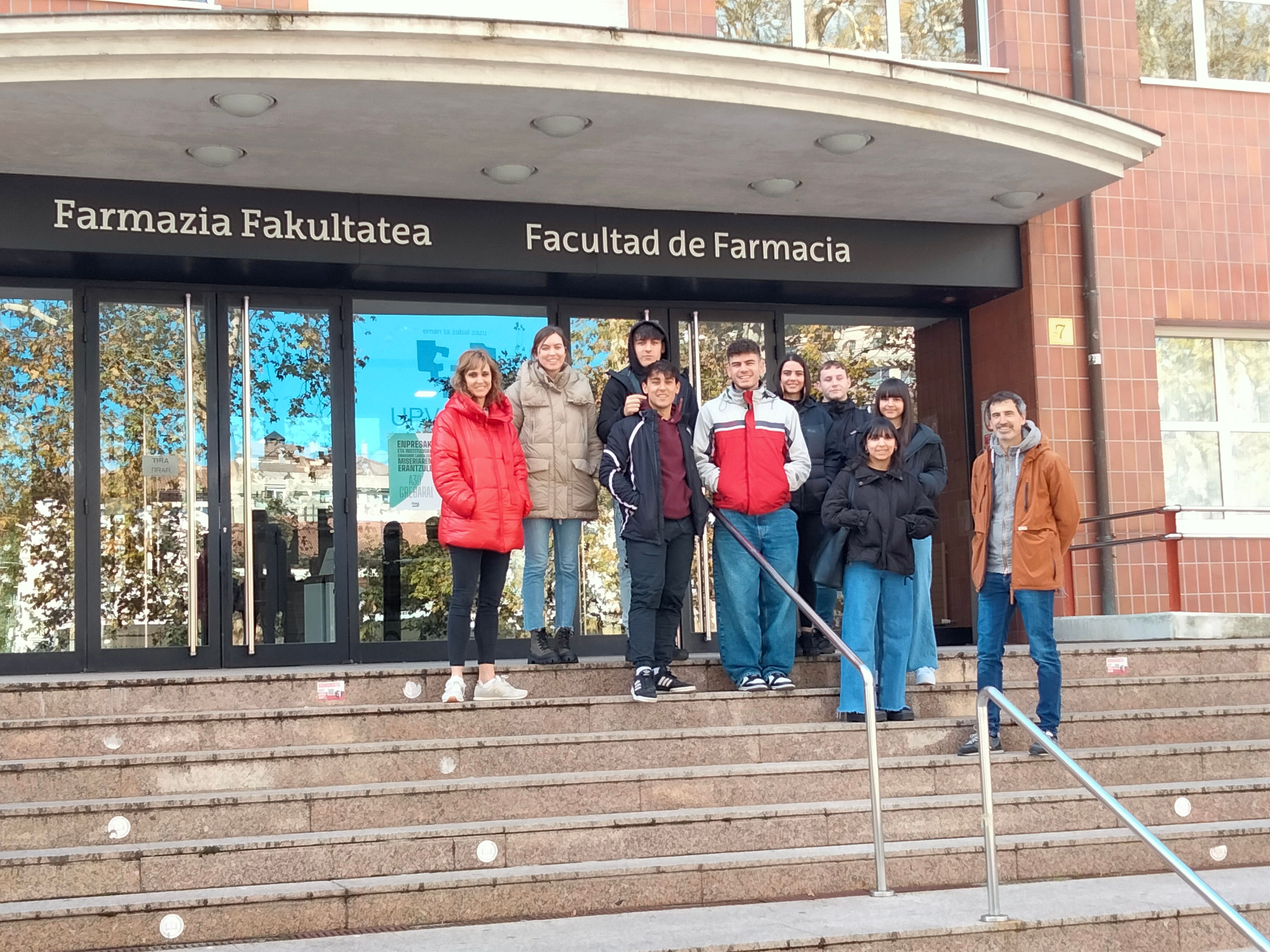 Farmazia Fakultatean aurkezpena - CIFP Ciudad Jardin LHII