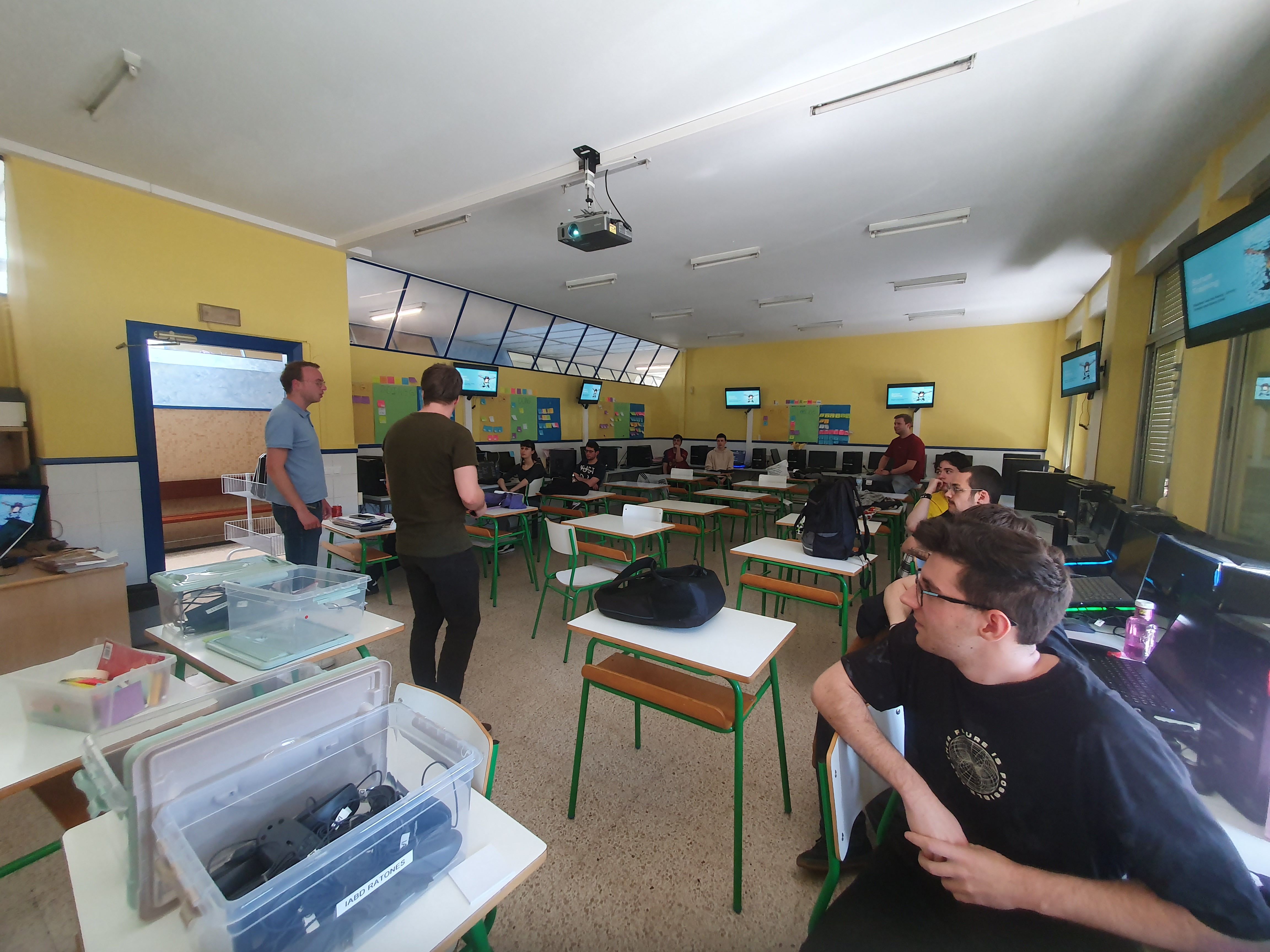 Aventus institutuko irakasleen bisita (ERASMUS+) - CIFP Ciudad Jardin LHII
