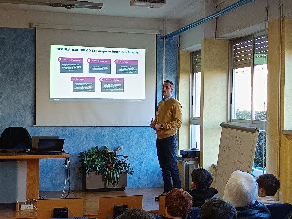 Charla sobre FP Dual Intensiva - CIFP Ciudad Jardin LHII