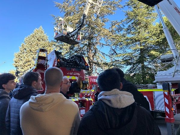 Gasteizko udaltzainen komisarioari bisita - CIFP Ciudad Jardin LHII
