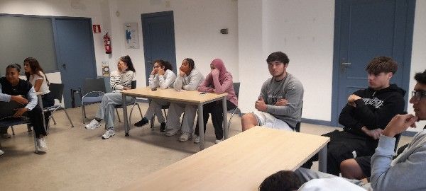 Visita a Kontsumobide con otros grupos - CIFP Ciudad Jardin LHII