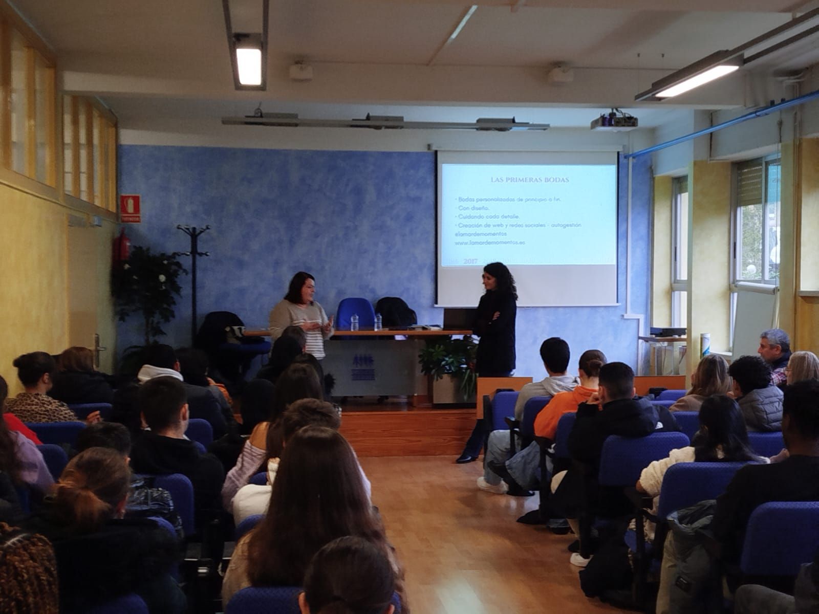 La Mar de Momentos enpresaren hitzaldia Ekitaldien antolaketa eta Wedding Plannerren gertutik ezagutzen - CIFP Ciudad Jardin LHII