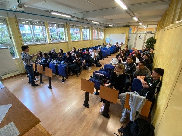 Euskararen motibazio-saioak AHIZE AEKren eskutik - CIFP Ciudad Jardin LHII